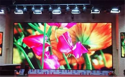 LED顯示屏用于高校有哪些優(yōu)勢？| 成都室內(nèi)全彩屏